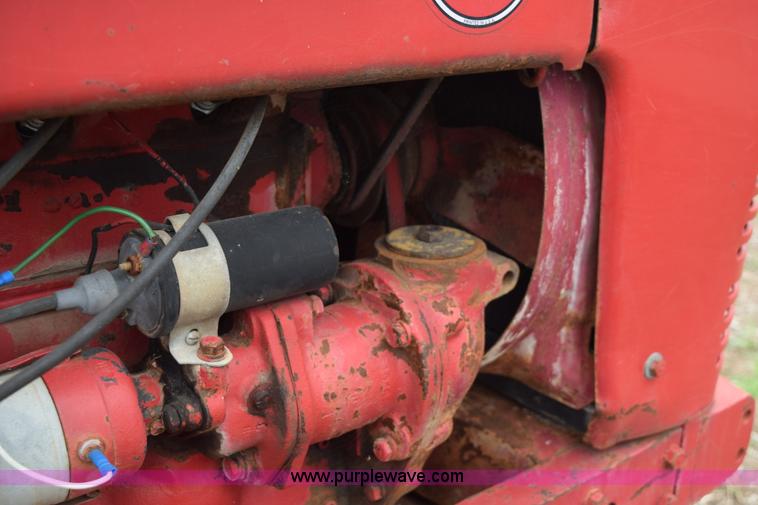 image for item E6304 1951 International Farmall H tractor