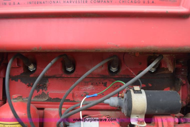 image for item E6304 1951 International Farmall H tractor