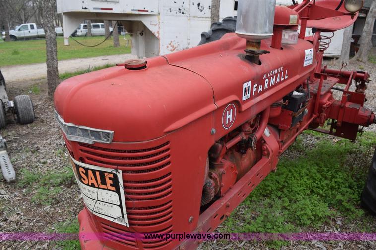 image for item E6304 1951 International Farmall H tractor