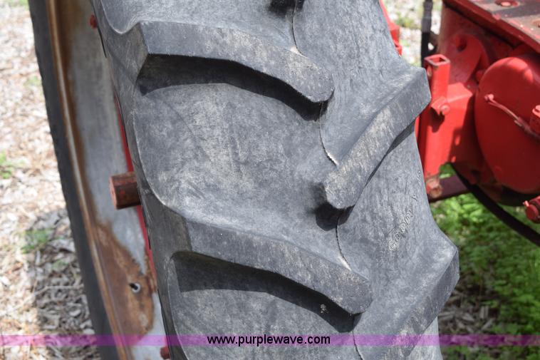 image for item E6304 1951 International Farmall H tractor