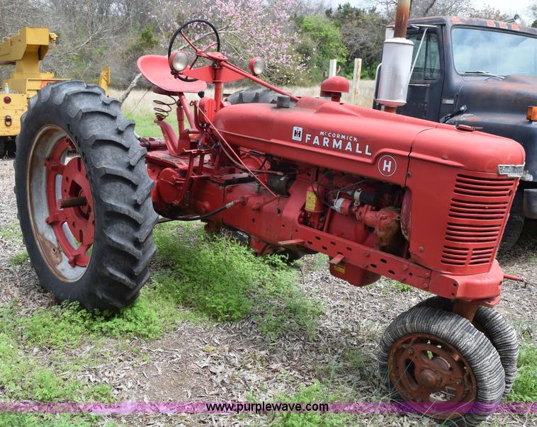 image for item E6304 1951 International Farmall H tractor