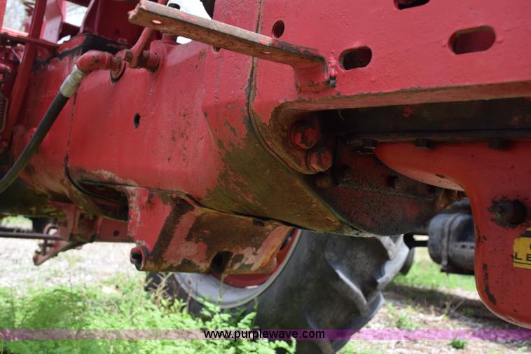 image for item E6304 1951 International Farmall H tractor