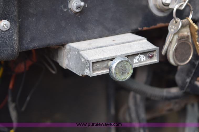 image for item E6306 1982 International 1754 flatbed truck