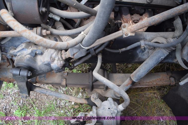 image for item E6306 1982 International 1754 flatbed truck