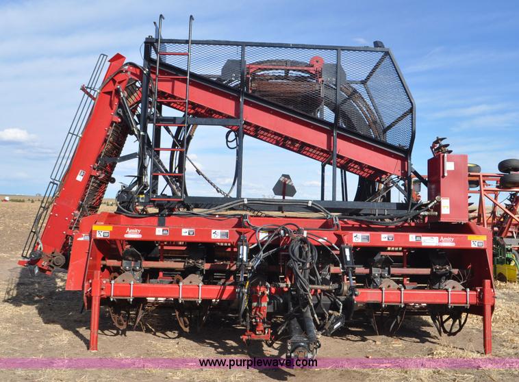 image for item F2336 2007 Amity 996 sugar beet harvester