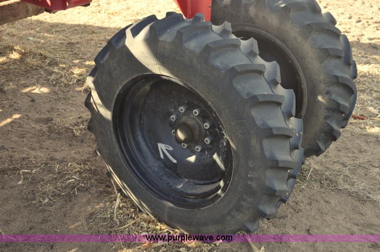 image for item F2336 2007 Amity 996 sugar beet harvester