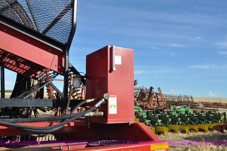 image for item F2336 2007 Amity 996 sugar beet harvester