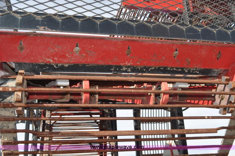 image for item F2336 2007 Amity 996 sugar beet harvester