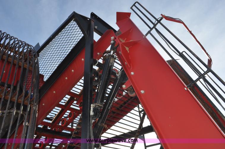 image for item F2336 2007 Amity 996 sugar beet harvester