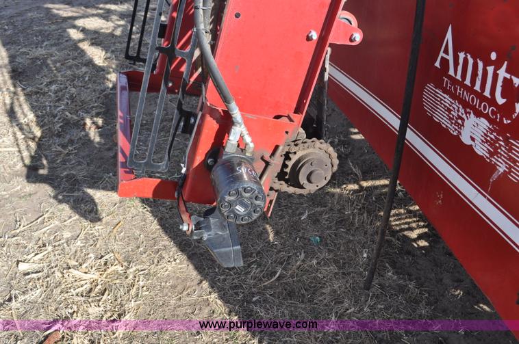 image for item F2336 2007 Amity 996 sugar beet harvester
