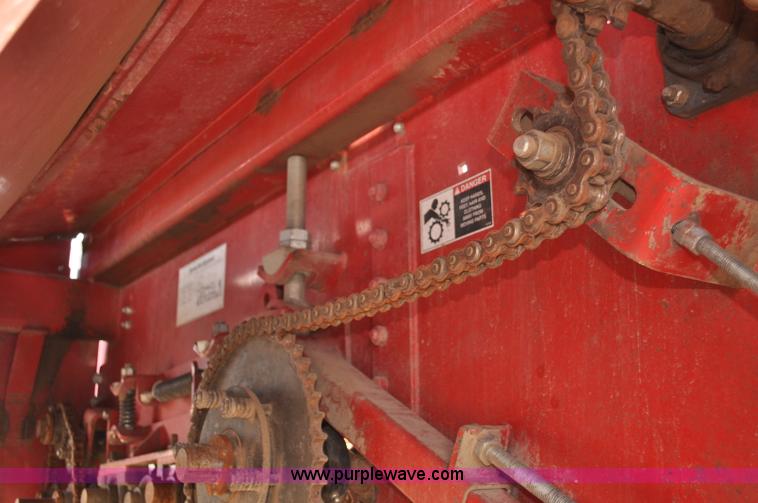 image for item F2336 2007 Amity 996 sugar beet harvester