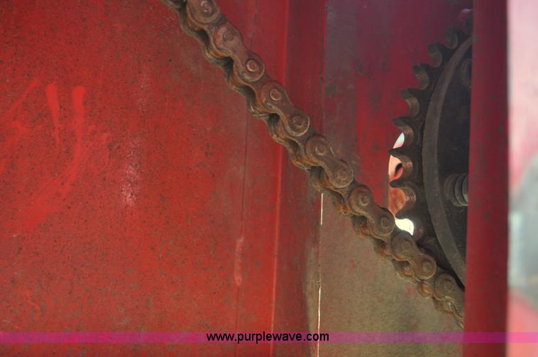 image for item F2336 2007 Amity 996 sugar beet harvester