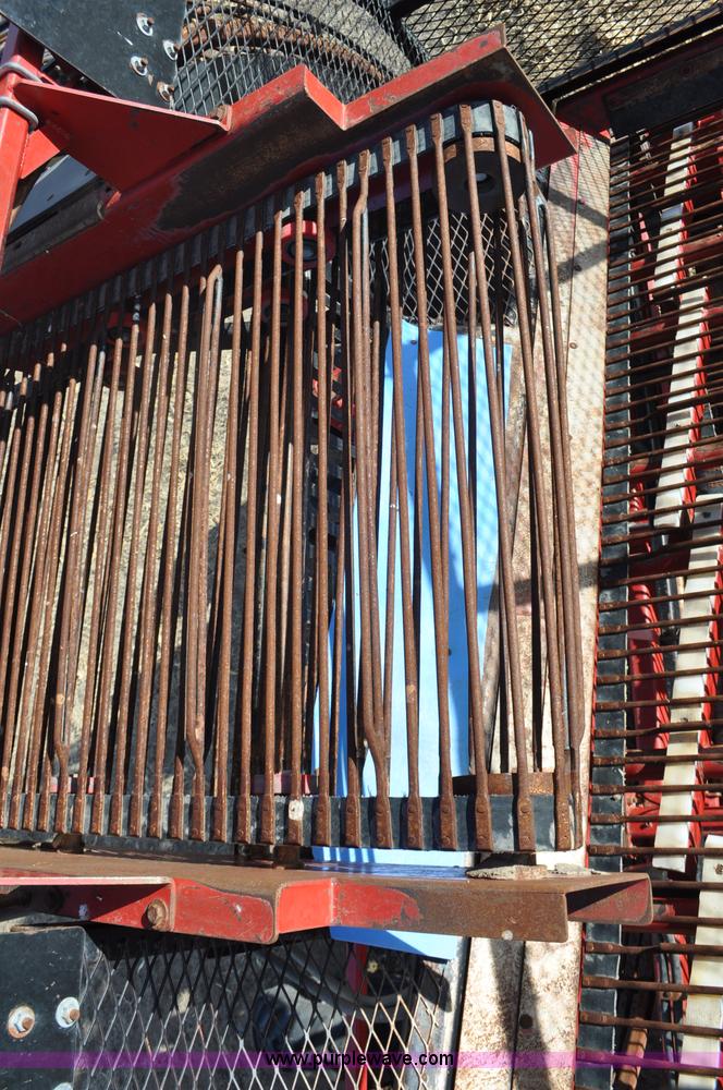 image for item F2336 2007 Amity 996 sugar beet harvester