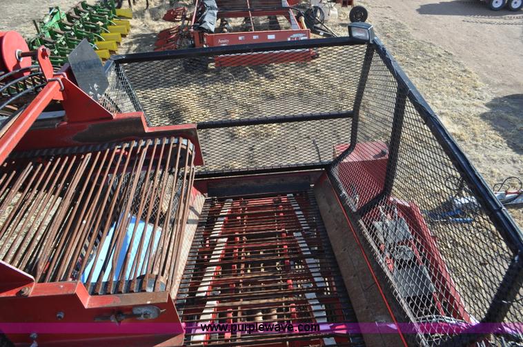 image for item F2336 2007 Amity 996 sugar beet harvester