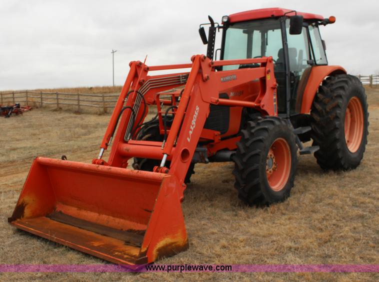image for item F7564 Kubota M105S MFWD tractor