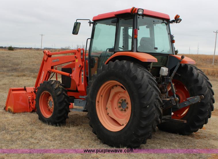 image for item F7564 Kubota M105S MFWD tractor