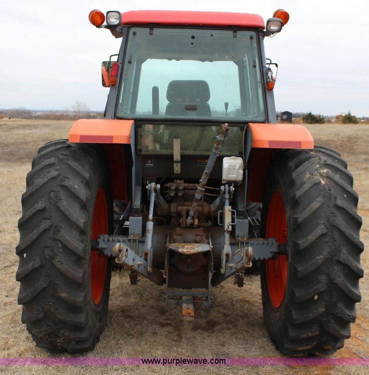 image for item F7564 Kubota M105S MFWD tractor