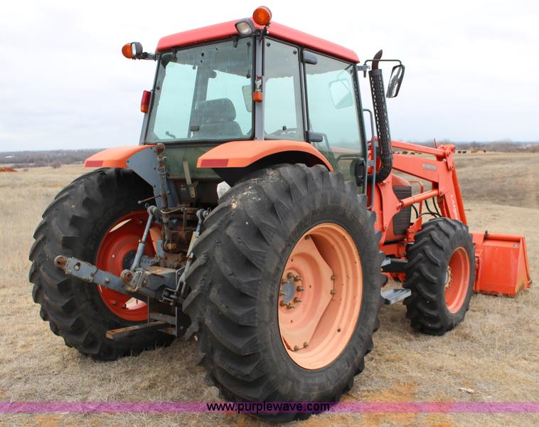 image for item F7564 Kubota M105S MFWD tractor
