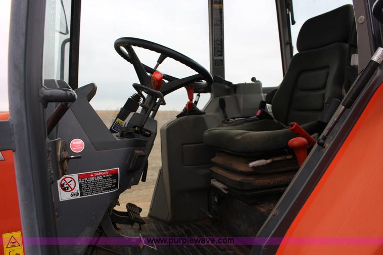 image for item F7564 Kubota M105S MFWD tractor