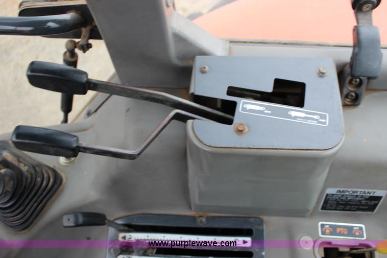 image for item F7564 Kubota M105S MFWD tractor