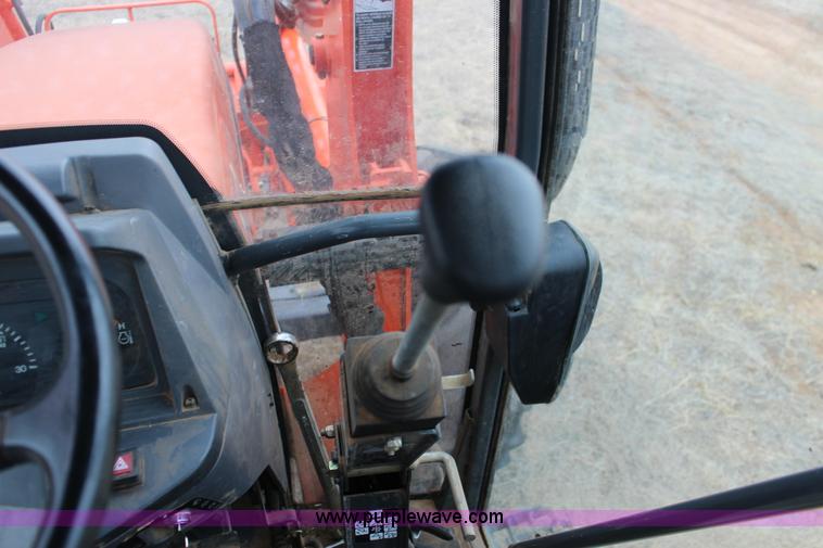 image for item F7564 Kubota M105S MFWD tractor