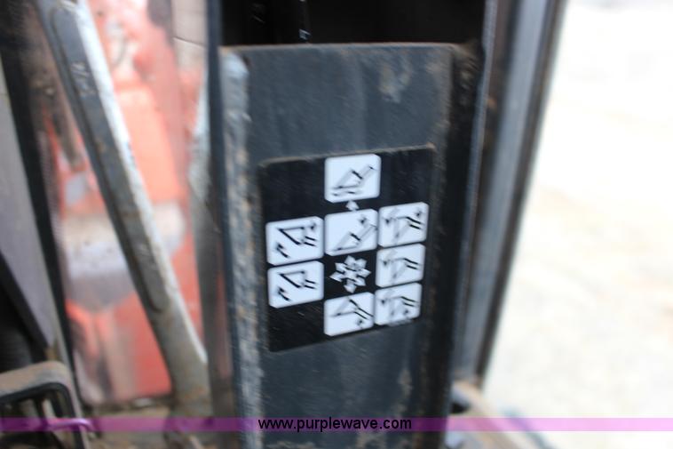 image for item F7564 Kubota M105S MFWD tractor