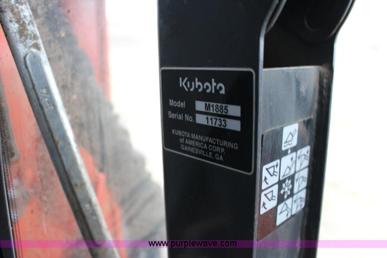 image for item F7564 Kubota M105S MFWD tractor