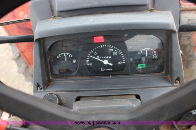 image for item F7564 Kubota M105S MFWD tractor