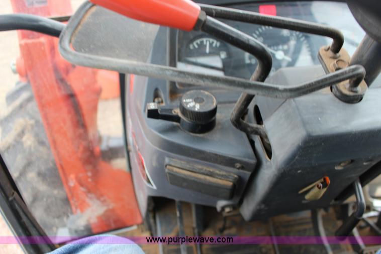 image for item F7564 Kubota M105S MFWD tractor