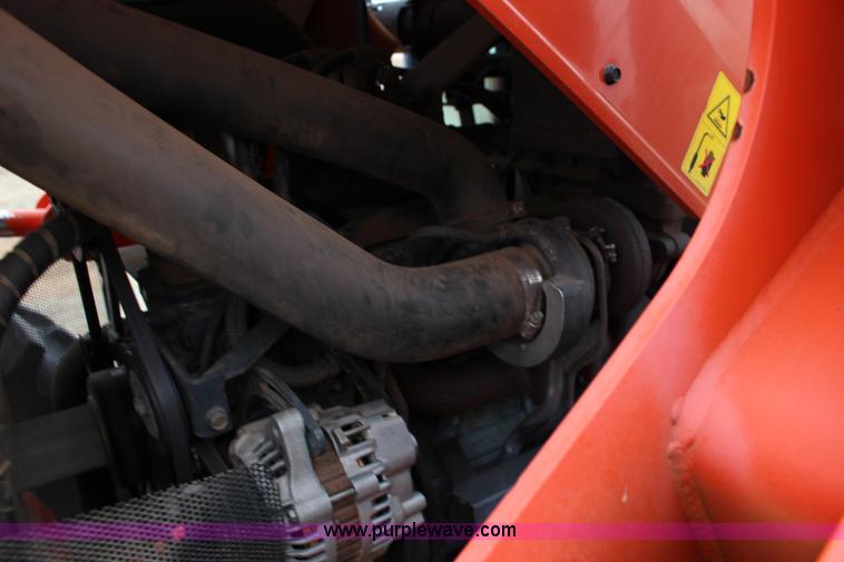 image for item F7564 Kubota M105S MFWD tractor