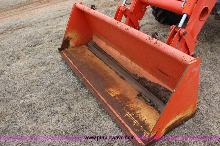 image for item F7564 Kubota M105S MFWD tractor