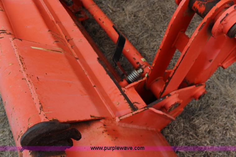 image for item F7564 Kubota M105S MFWD tractor