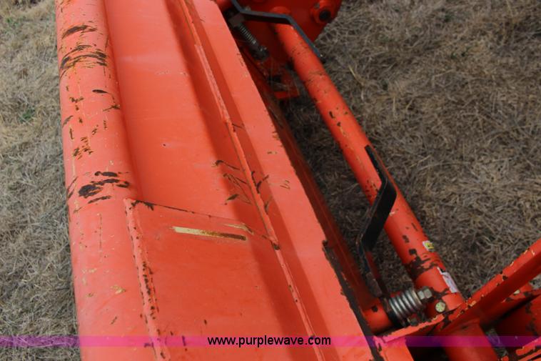 image for item F7564 Kubota M105S MFWD tractor