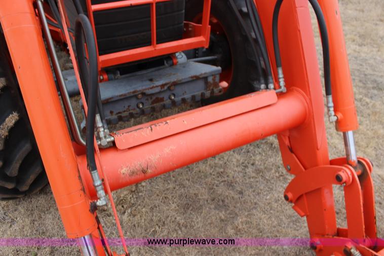 image for item F7564 Kubota M105S MFWD tractor