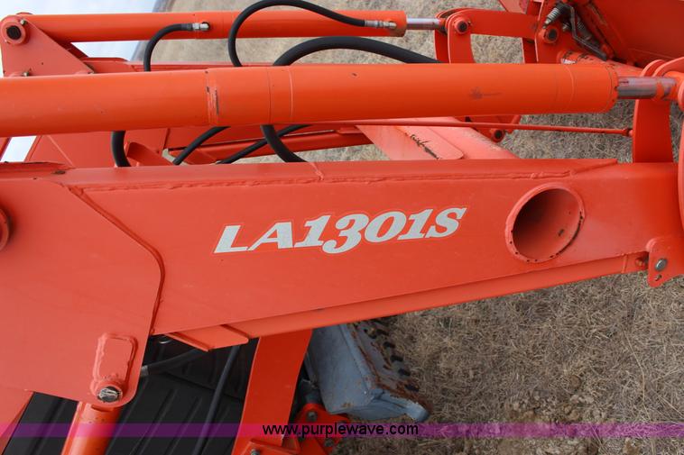 image for item F7564 Kubota M105S MFWD tractor