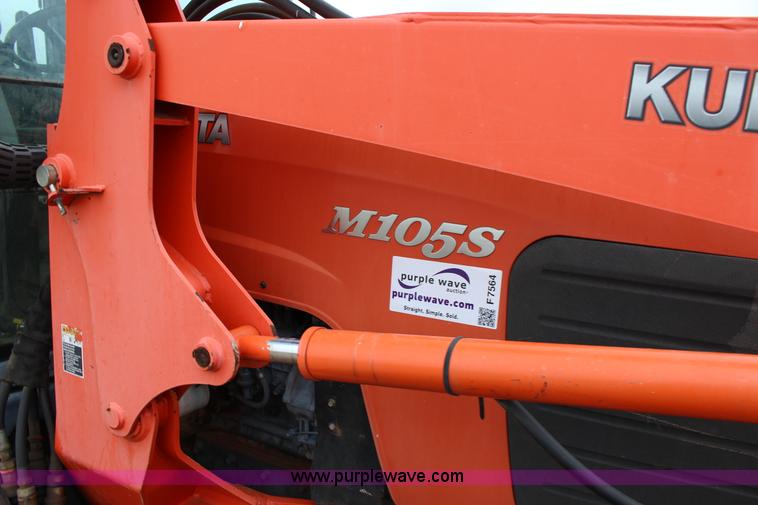 image for item F7564 Kubota M105S MFWD tractor