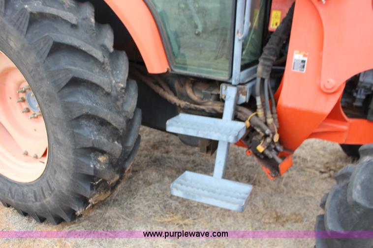 image for item F7564 Kubota M105S MFWD tractor