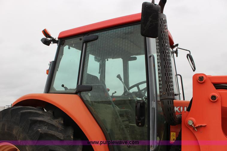 image for item F7564 Kubota M105S MFWD tractor
