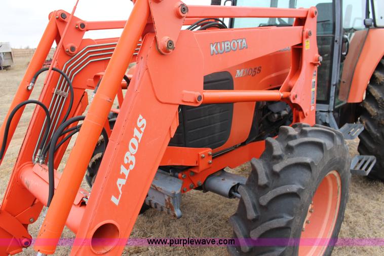 image for item F7564 Kubota M105S MFWD tractor
