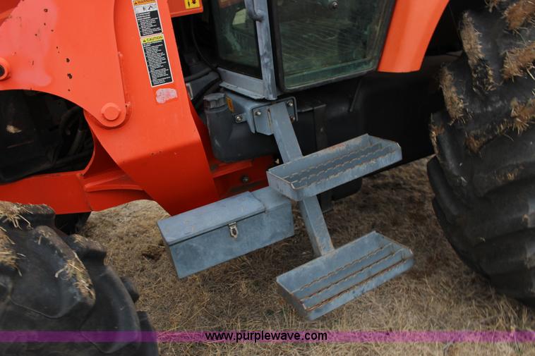 image for item F7564 Kubota M105S MFWD tractor