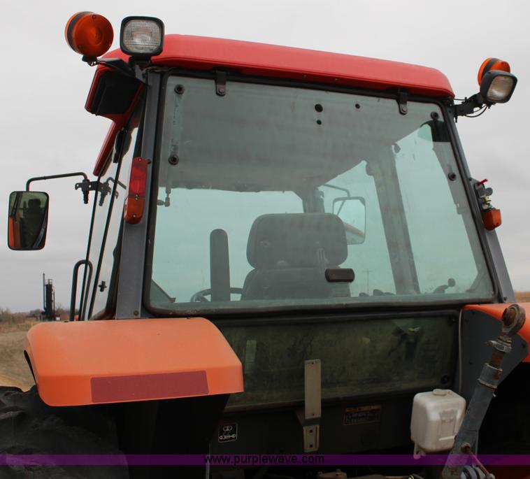 image for item F7564 Kubota M105S MFWD tractor