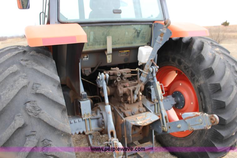 image for item F7564 Kubota M105S MFWD tractor