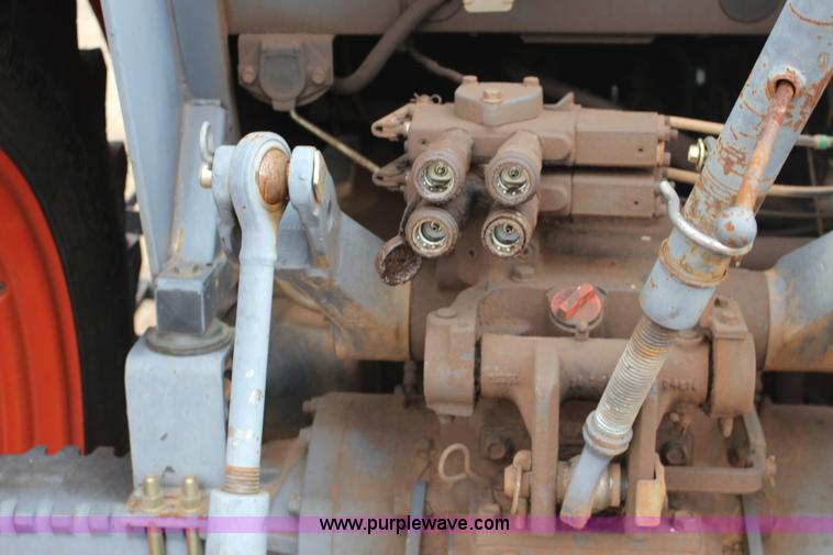 image for item F7564 Kubota M105S MFWD tractor