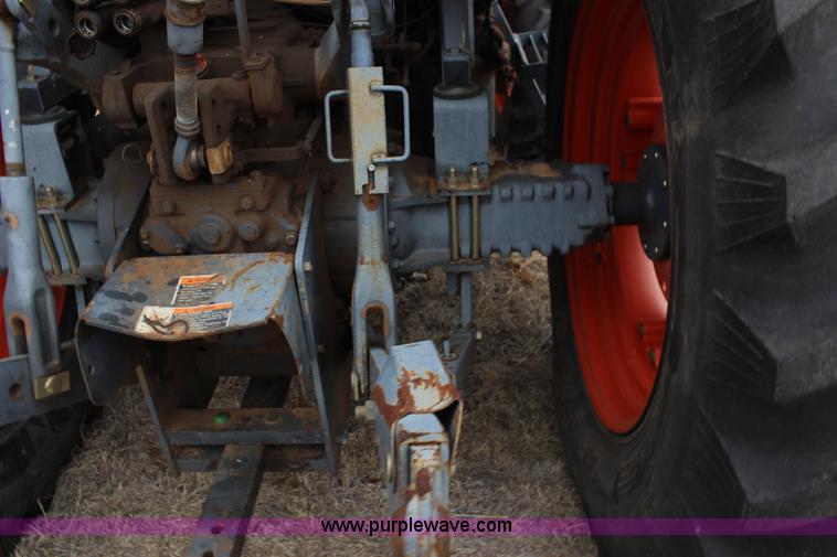 image for item F7564 Kubota M105S MFWD tractor