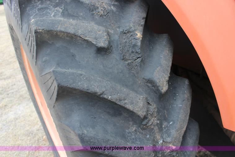 image for item F7564 Kubota M105S MFWD tractor