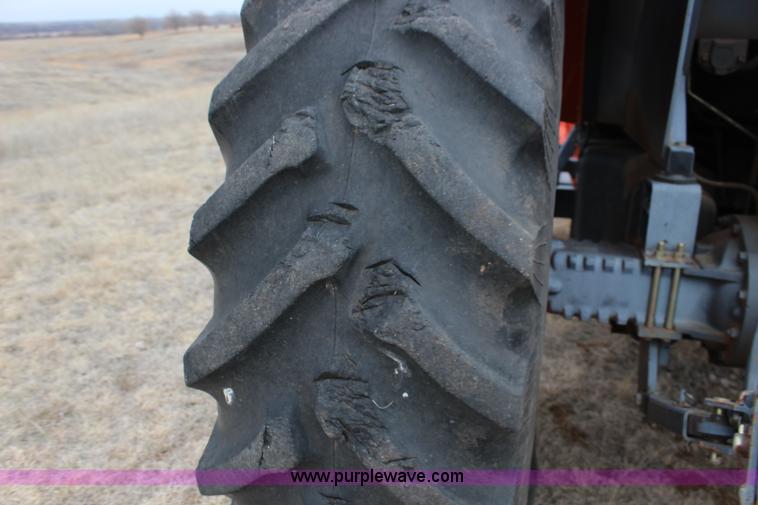 image for item F7564 Kubota M105S MFWD tractor