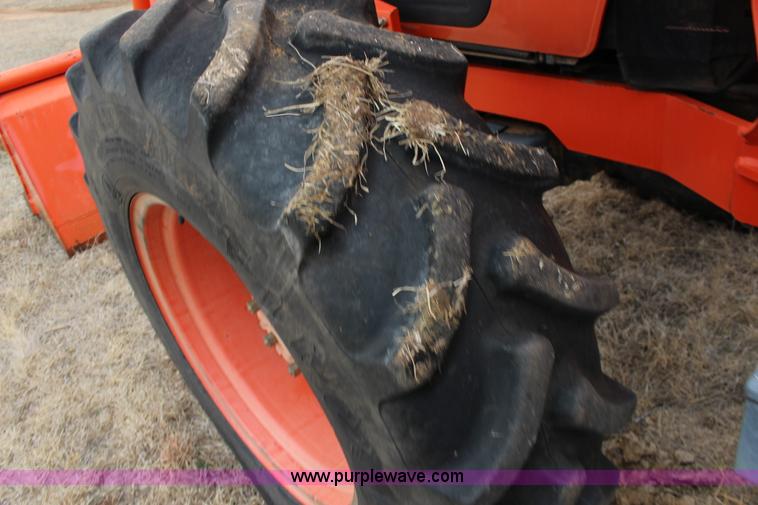 image for item F7564 Kubota M105S MFWD tractor