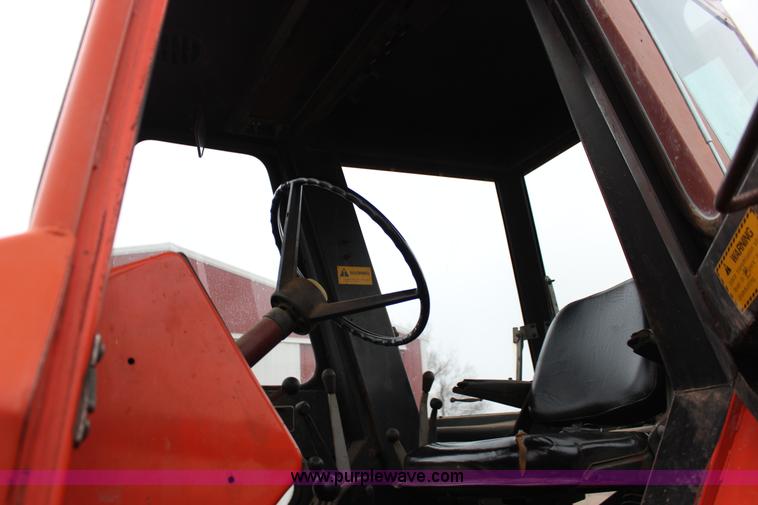 image for item F7577 Allis Chalmers 7000 tractor