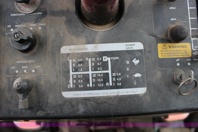 image for item F7577 Allis Chalmers 7000 tractor