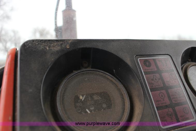 image for item F7577 Allis Chalmers 7000 tractor